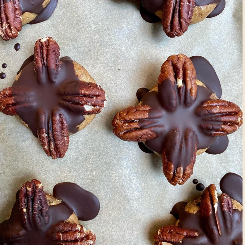 pecan date turtles